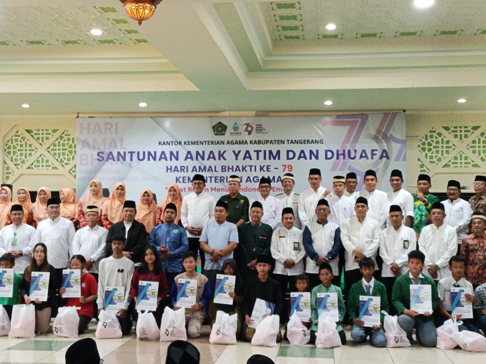 Kemenag Kabupaten Tangerang Berikan Santunan 250 Paket kepada Yatim dan Dhuafa