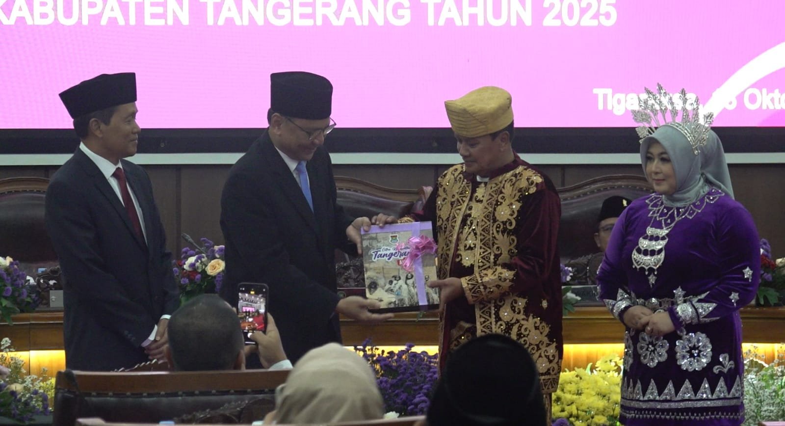 HUT ke-393 Kabupaten Tangerang, ANRI Serahkan Buku Citra Daerah sebagai Kado Istimewa