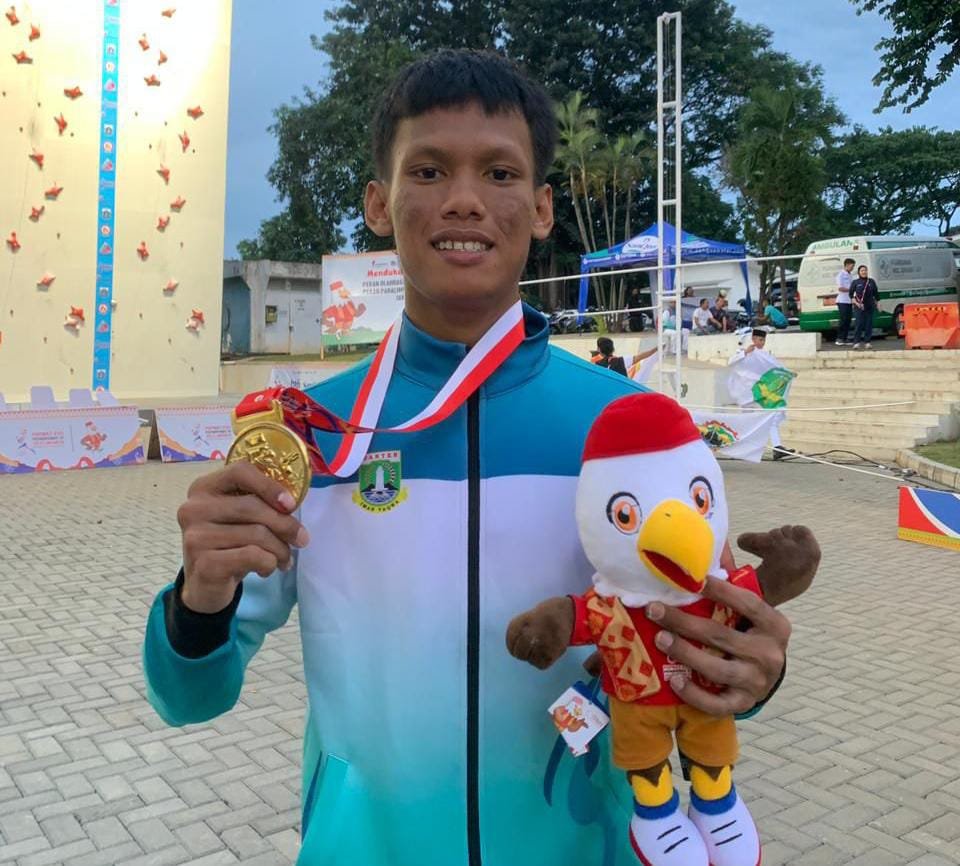 Atlet Panjat Tebing Asal Kabupaten Tangerang Sumbang Emas untuk Banten di Popnas XVII Jakarta