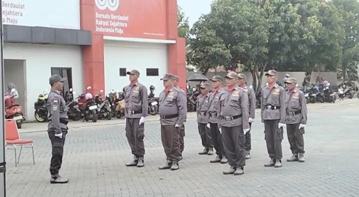 Linmas Kelurahan Tigaraksa Sabet Juara 1 Lomba PBB Tingkat Kecamatan