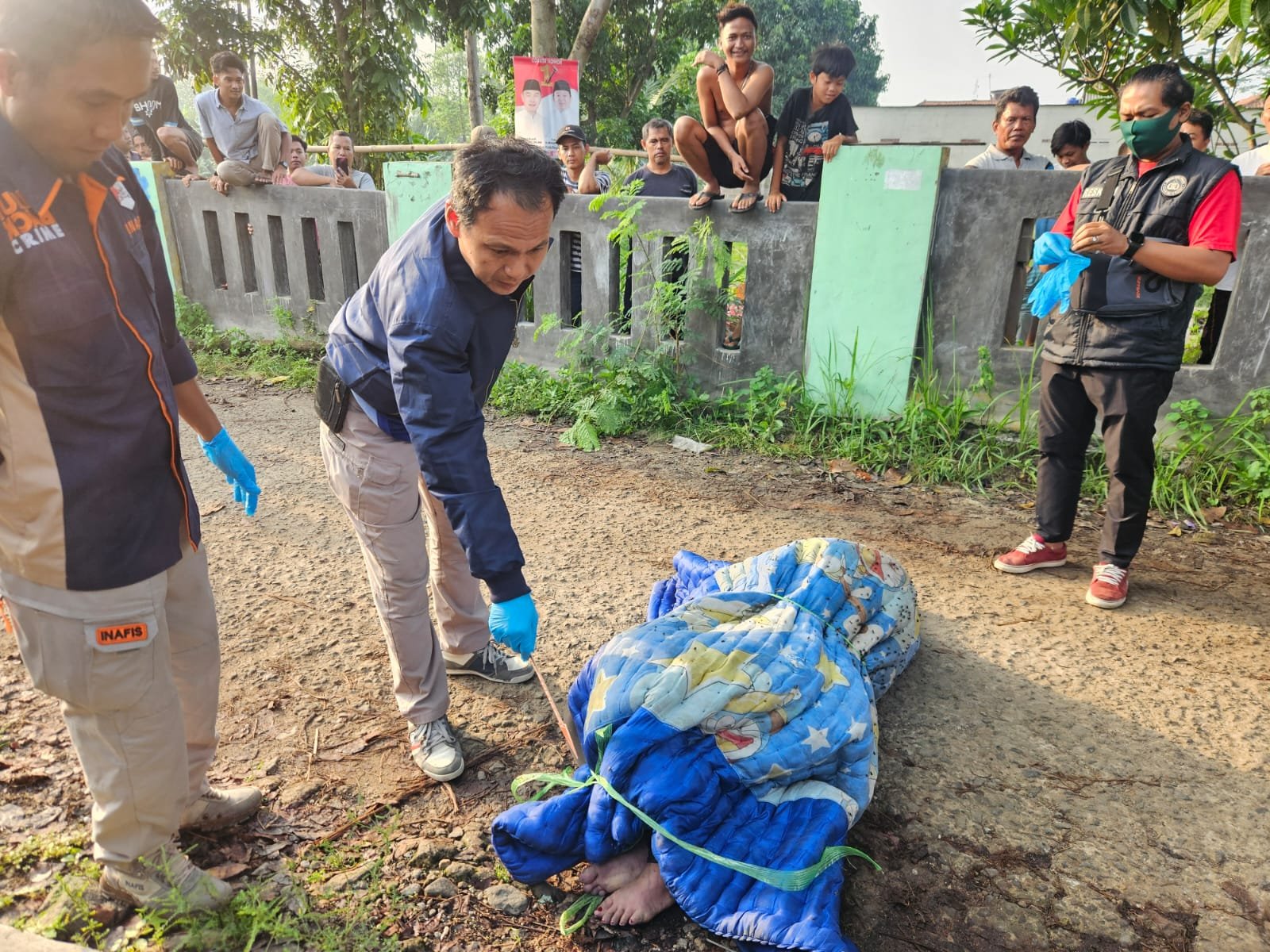 Mayat Wanita Terbungkus Kasur Gegerkan Warga Cikupa Tangerang