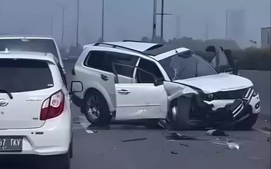 Diduga Sopir Alami Serangan Jantung, Pajero Hantam Pembatas Tol Tangerang-Merak