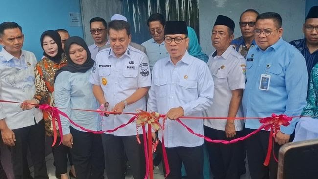 Menteri Yandri Susanto Resmikan Dapur Makan Bergizi Gratis di Desa Panongan