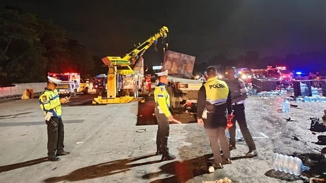 Kecelakaan Maut di Tol Ciawi Sebabkan 19 Orang Luka dan 8 Orang Tewas
