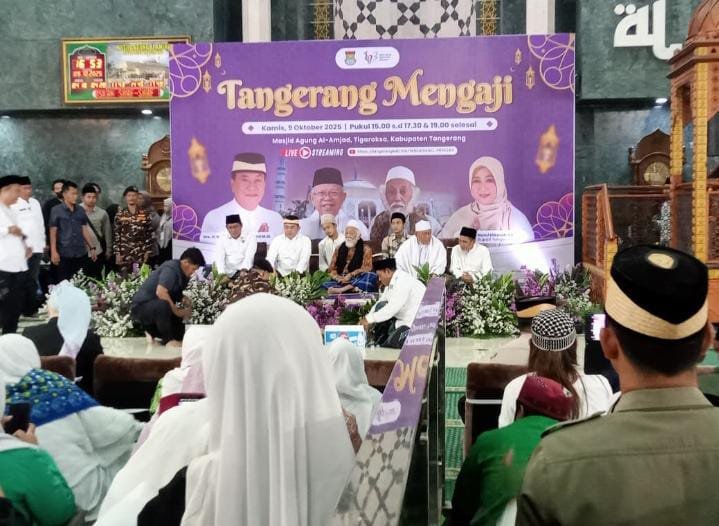 Ribuan Warga Padati Masjid Al-Amjad, Gelar Doa Bersama Abuya Muhtadi