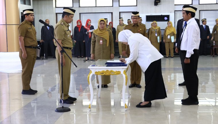 60 ASN Pemkab Tangerang Dilantik Bupati