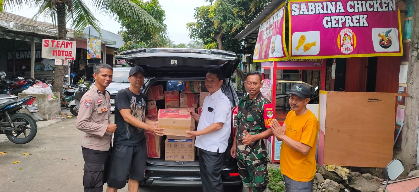 Banjir Melanda Dua Perumahan di Pasirnangka Tigaraksa, Kades Berikan Bantuan