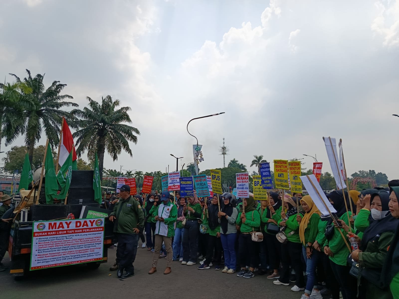 May Day, Buruh Kota Tangerang Gelar Aksi di Gedung Walikota