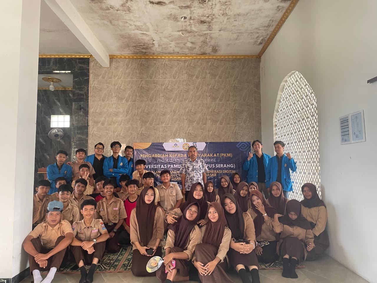 Mahasiswa Unpam Latih Siswa SMAN 1 Pamarayan Tingkatkan Literasi Keamanan Digital