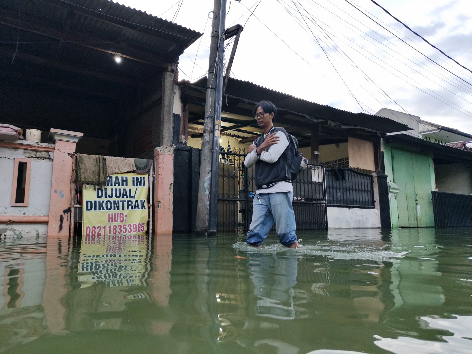 Banjir Kembali Rendam Villa Tomang Baru, 80 Jiwa Warga Terdampak