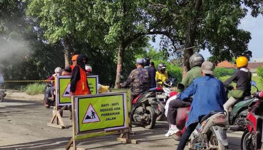 DBMSDA Kabupaten Tangerang Lakukan Perbaikan Jalan Bojong Renged-Teluknaga Sepanjang 7 KM