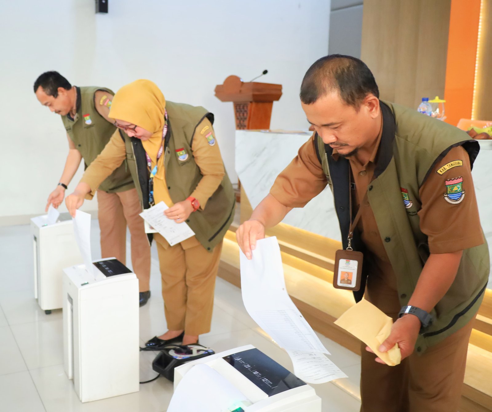 141 Arsip Kedaluwarsa Milik Dinas Perikanan Tangerang Dimusnahkan