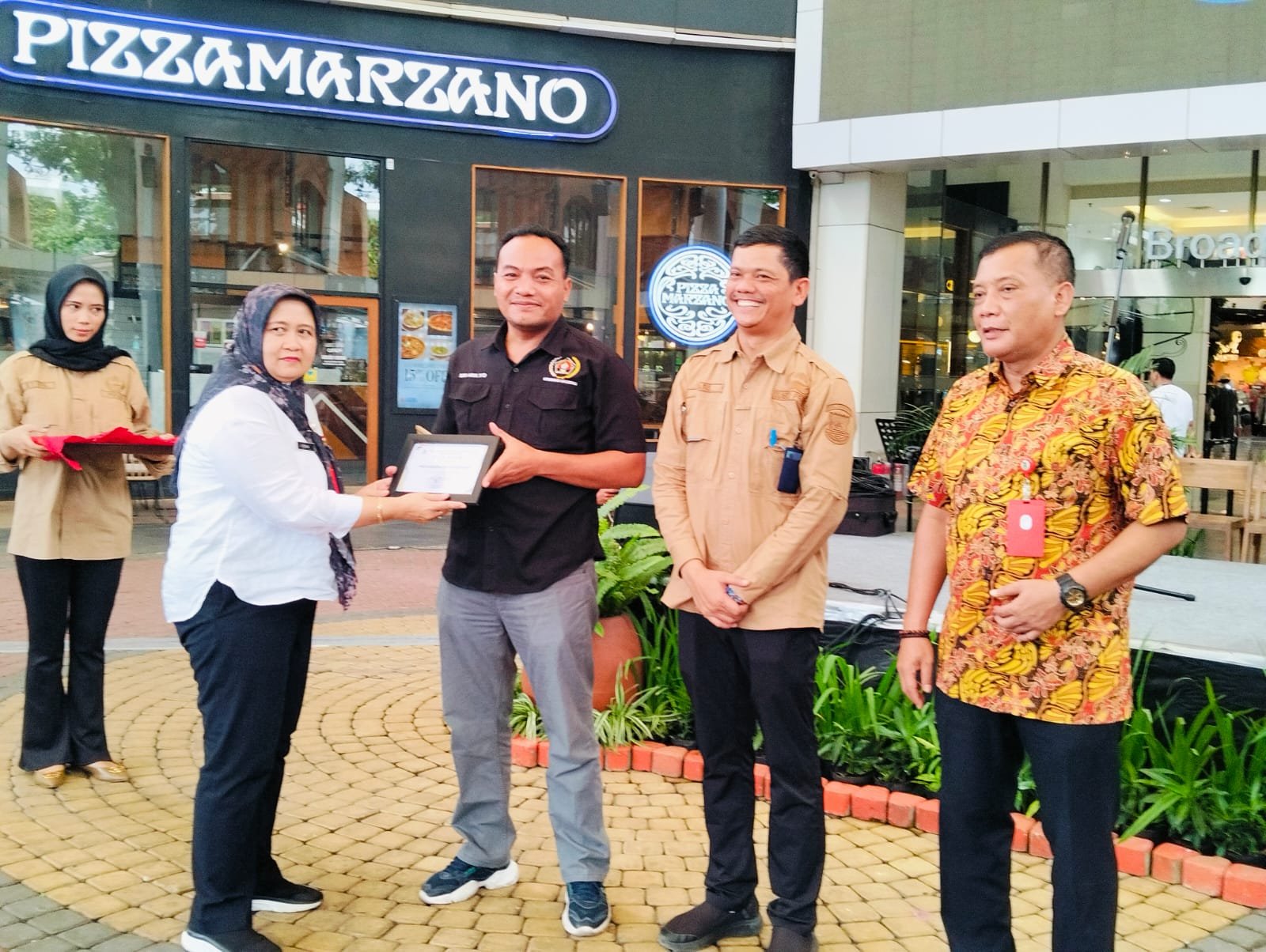 PWI Kabupaten Tangerang Raih Penghargaan 'Jurnalis Hijau' dari Pemkab Tangerang