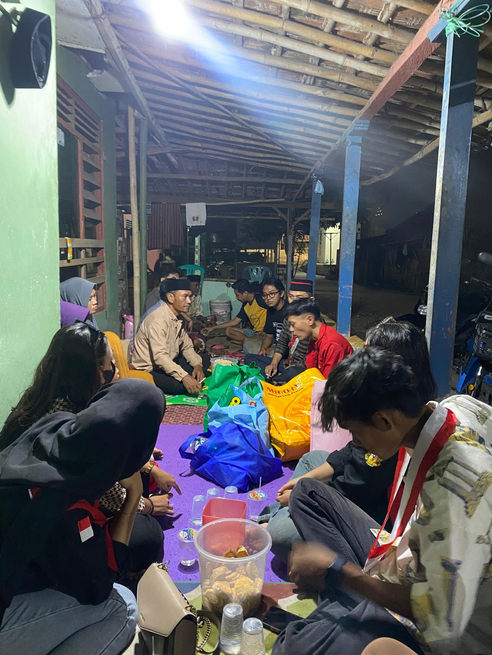 GMNI Kabupaten Tangerang Jenguk dan Hibur Azka Yatim Piatu Korban Truk Tanah