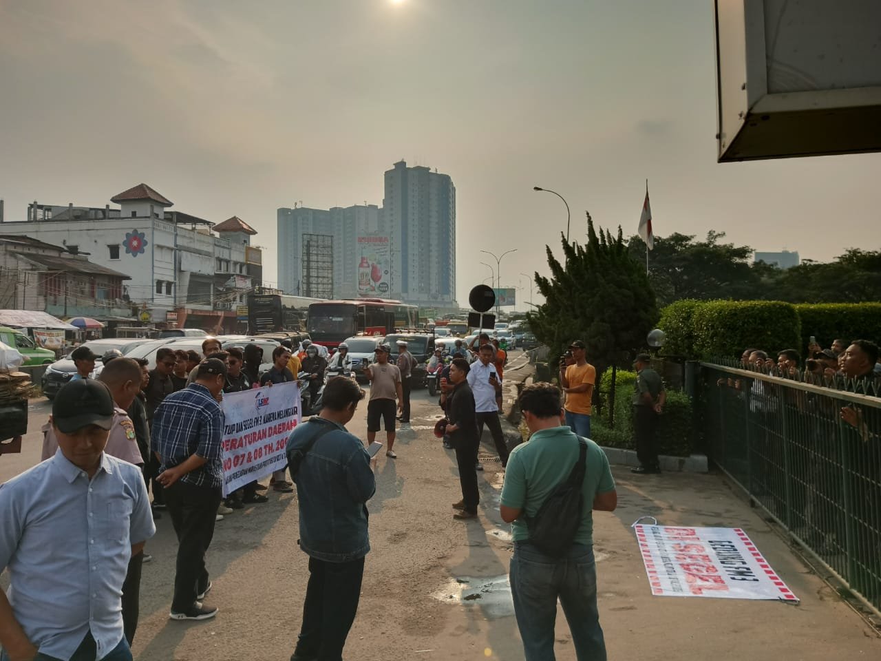 Aksi Damai Tolak Miras dan Prostitusi di Karaoke FM3 Ricuh, Massa Diduga Diserang Preman