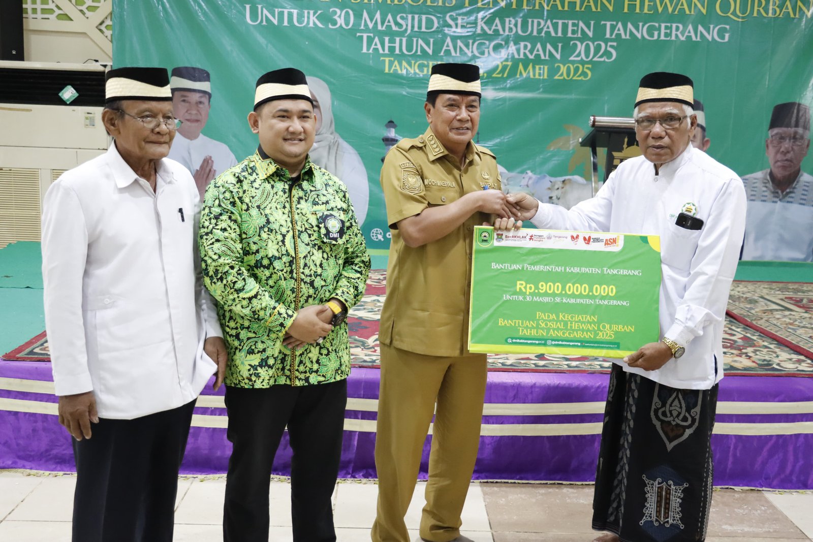 Jelang Idul Adha, Pemkab Tangerang dan DMI Salurkan 30 Sapi Kurban untuk Masjid