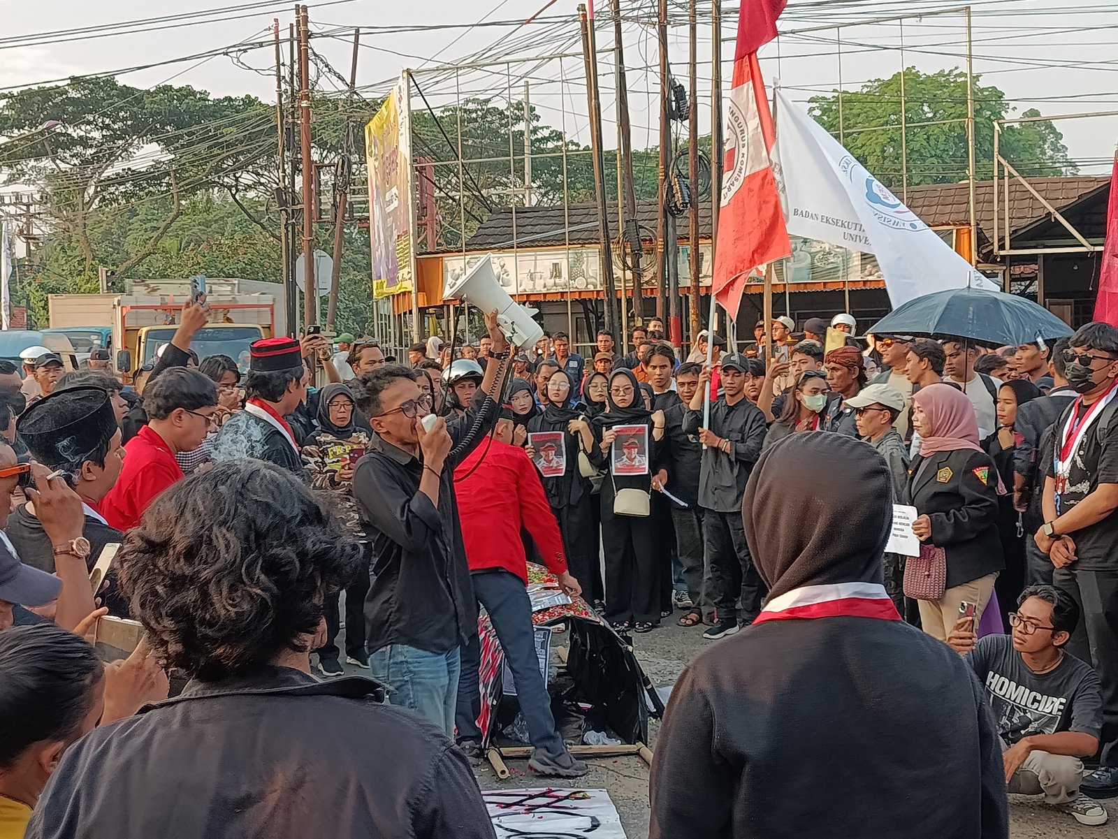 Mahasiswa Gelar Aksi Solidaritas Korban Truk Tanah di Tigaraksa, Tuntut Copot Kadishub dan Kasatpol-PP