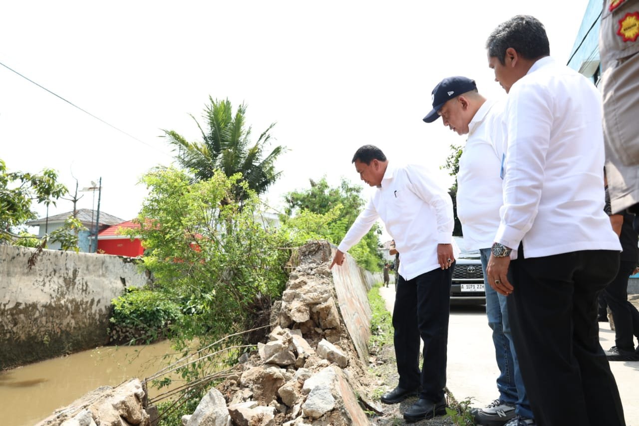 Bupati Tangerang Tinjau Tanggul Jebol di Tigaraksa, Bina Marga Siapkan Perbaikan Darurat