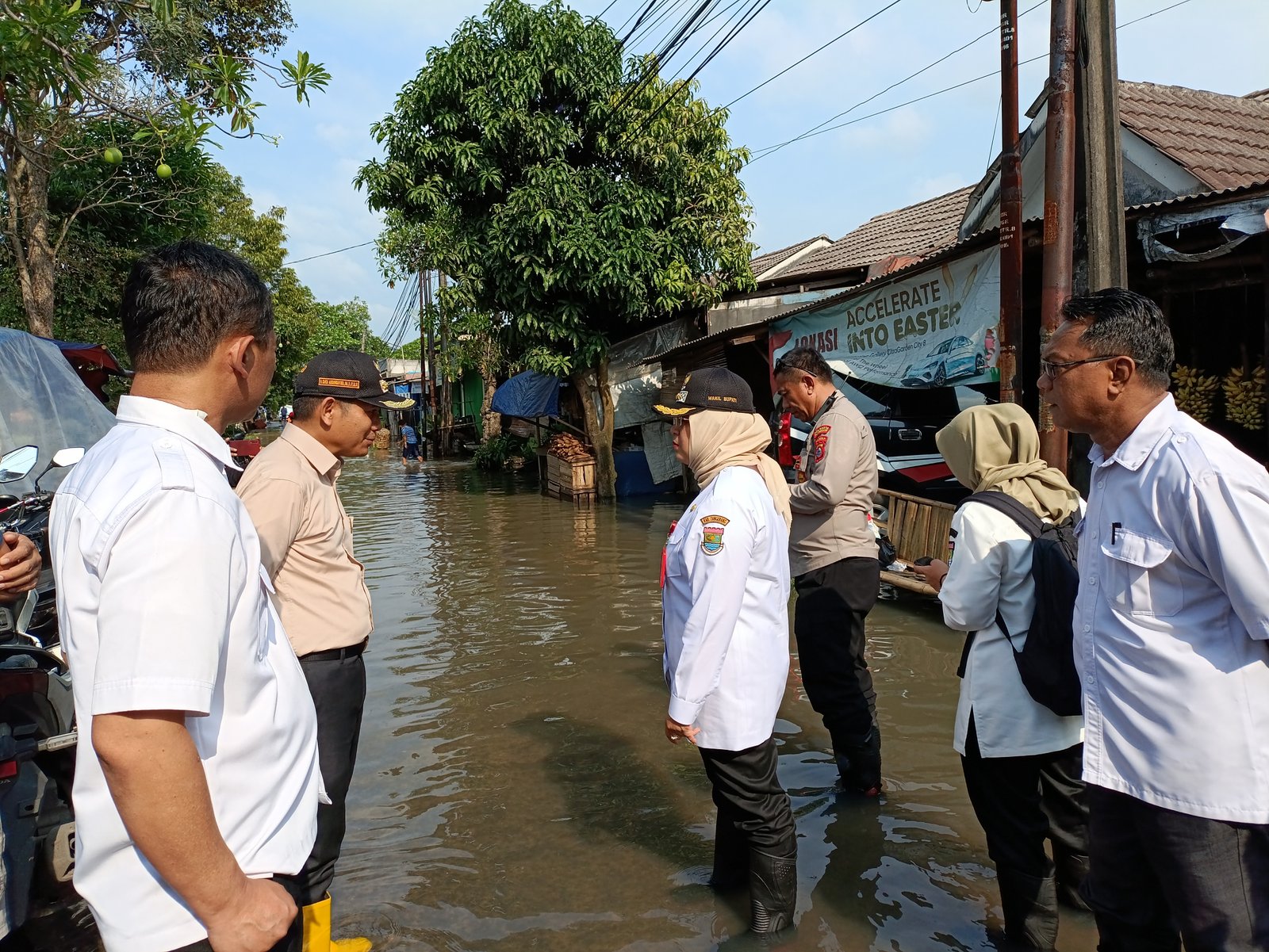 Tinjau Banjir di Mustika Tigaraksa, Wabup Intan: Kita Telah Berkoordinasi Untuk Tangani Ini