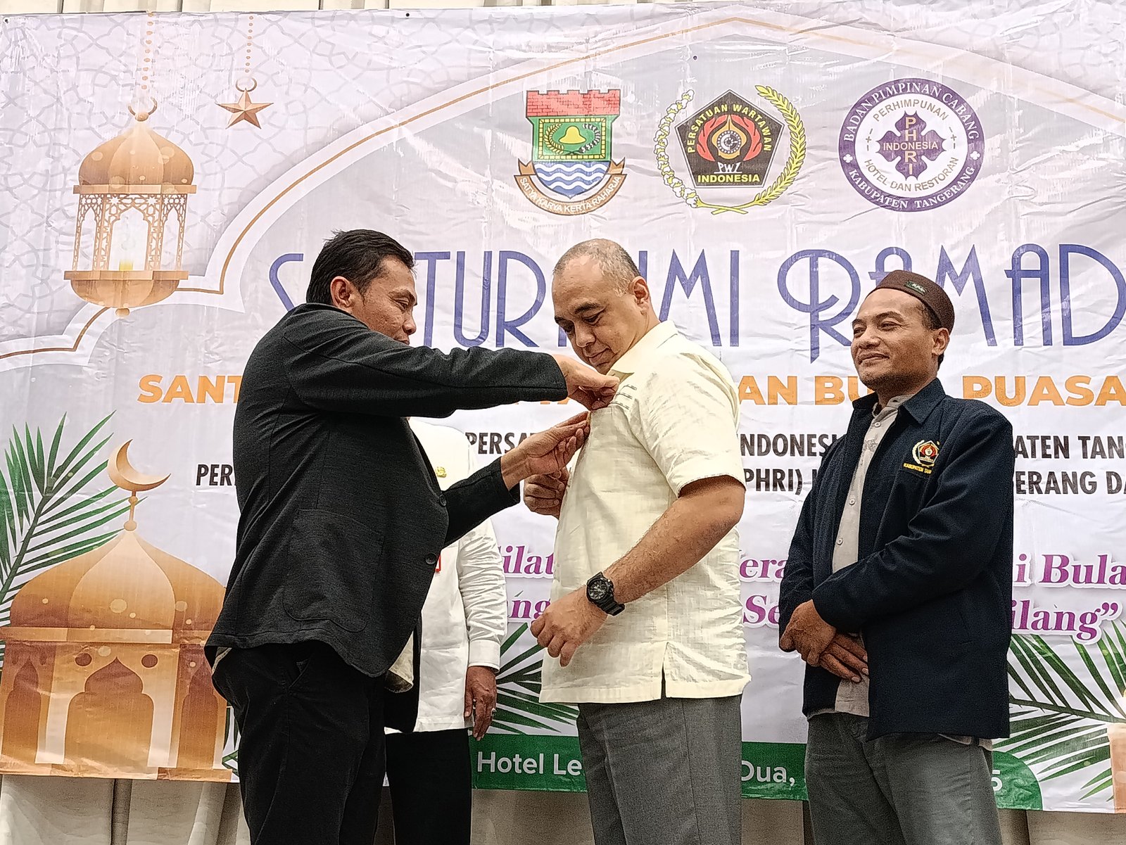 Turut Membangun Pers, Ahmed Zaki Iskandar Diganjar Pin Emas PWI