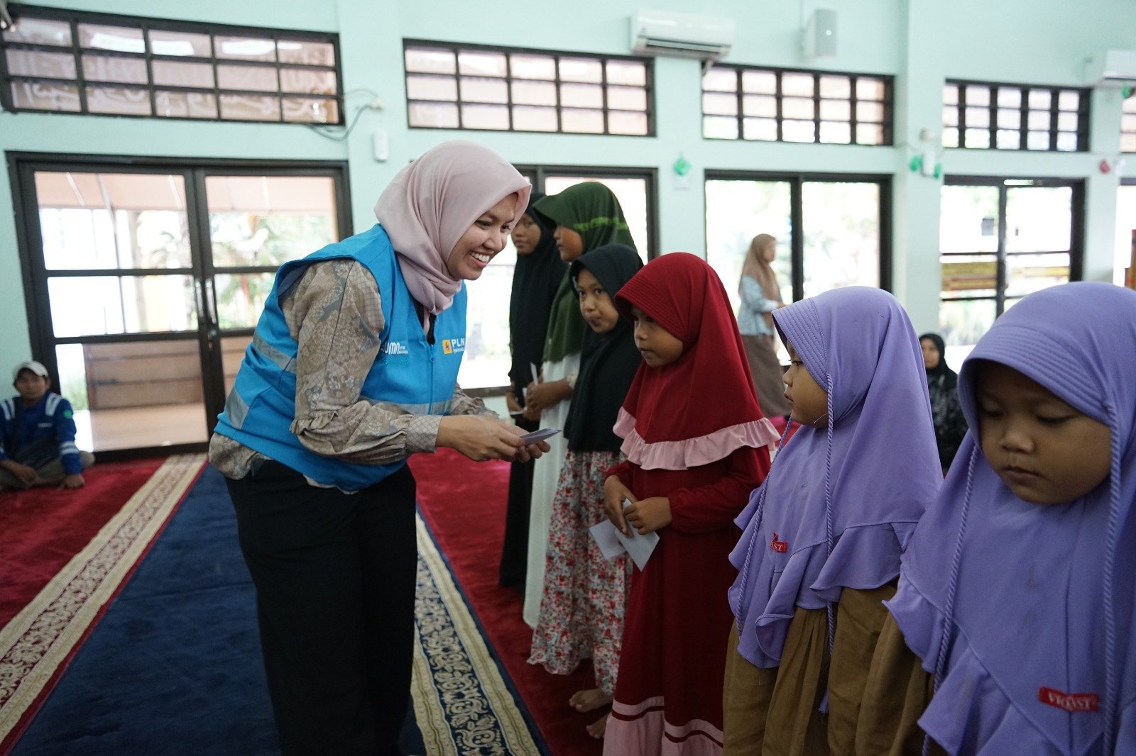 UBP Lontar Hadirkan Kebahagiaan Lewat Santunan Anak Yatim