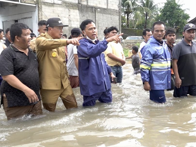 Bupati Tangerang Tinjau Lokasi Banjir di Kosambi, Pastikan Penanganan Cepat dan Bantuan Warga