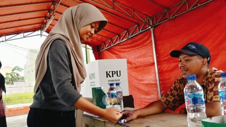 Maesyal-Intan Ungguli Dua Paslon Bupati Tangerang di TPS 007 Sodong Villags